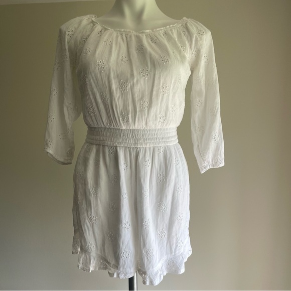 Hollister Eyelet Romper - Picture 1 of 3